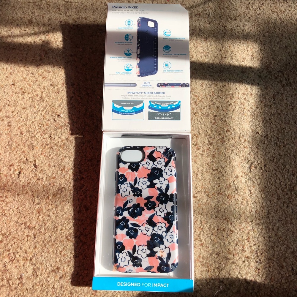 iPhone 7 Speck Presidio Inked Case